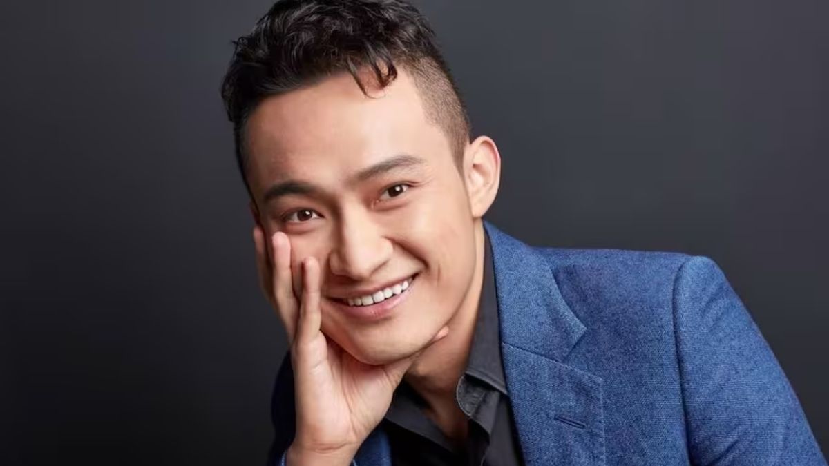 Foto de perfil de Justin Sun, empresário de criptos que comprou obra de arte que é uma banana