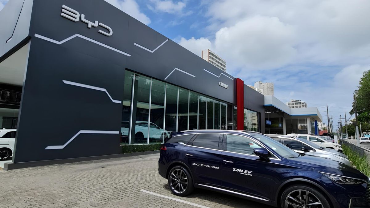 Fachada da loja da BYD em Fortaleza, que participará da campanha de 30 anos
