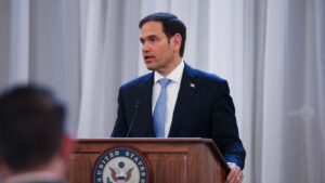 Ftoto de Marco Rubio discursando.