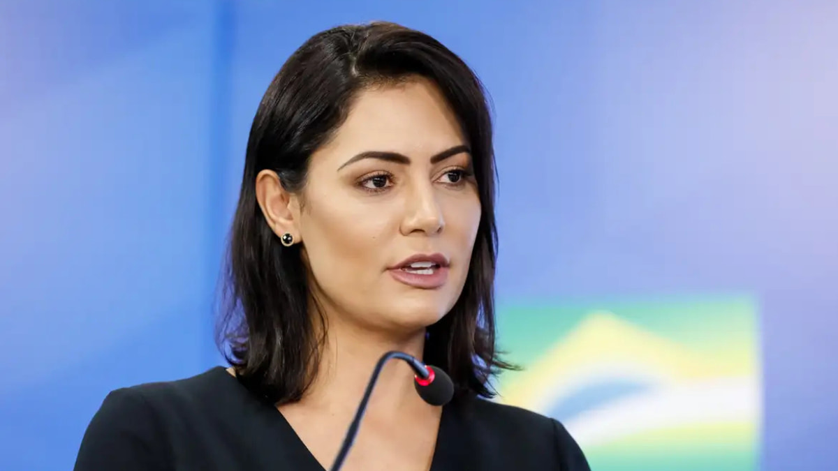 Imagem ilustrativa de Michelle Bolsonaro, que deverá receber salário de R$ 46 mil em 2025, custeado com recursos públicos