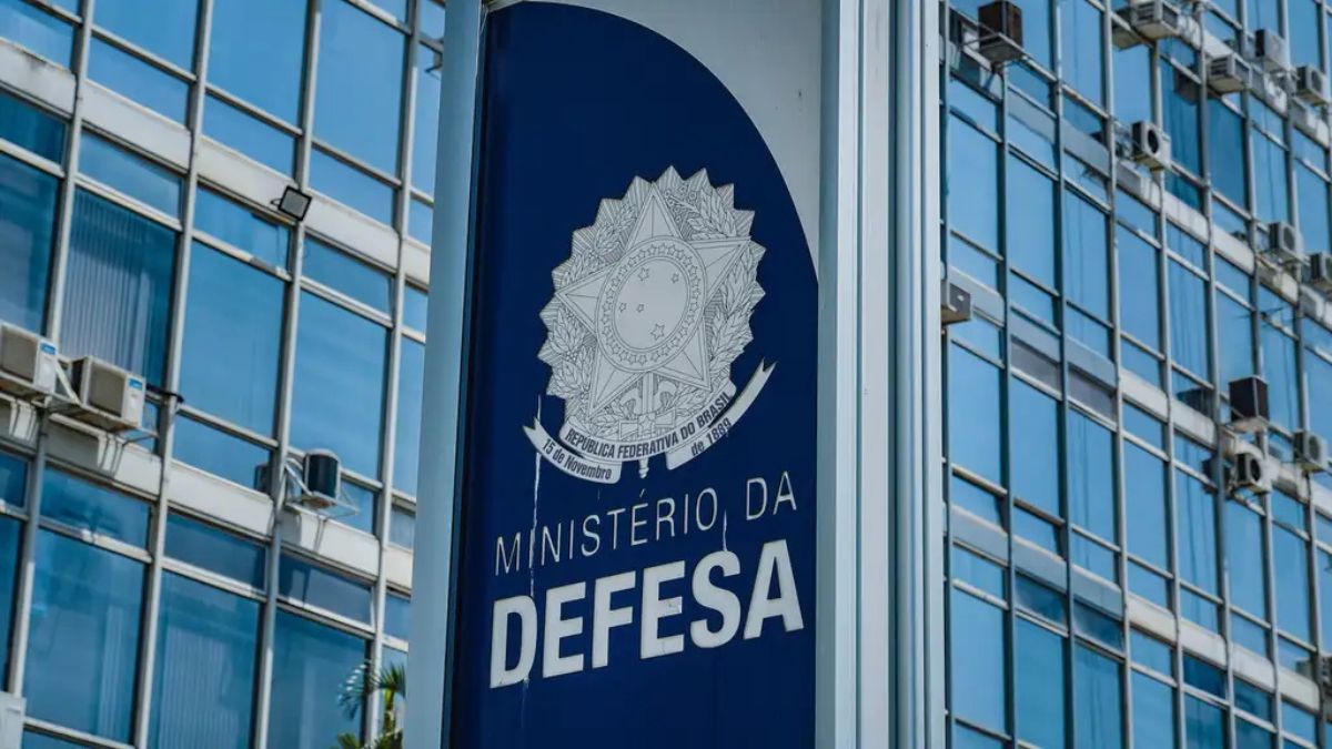 Imagem da fachada do Ministério da Defesa