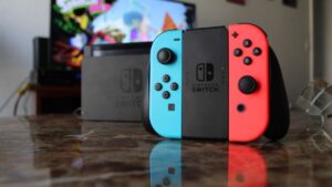 Imagem de consoles e controles da Nintendo para ilustrar a matéria jornalística sobre o lucro operacional da Nintendo.