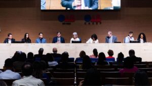 Membros da OAB-SP reunidos; eleições acontecem nesta quinta-feira