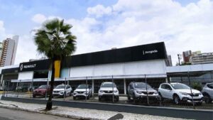 A Jangada Renault realiza sua ação de black friday antecipada neste sábado, 23, com ofertas exclusivas e atendimento personalizado para quem deseja um carro novo.