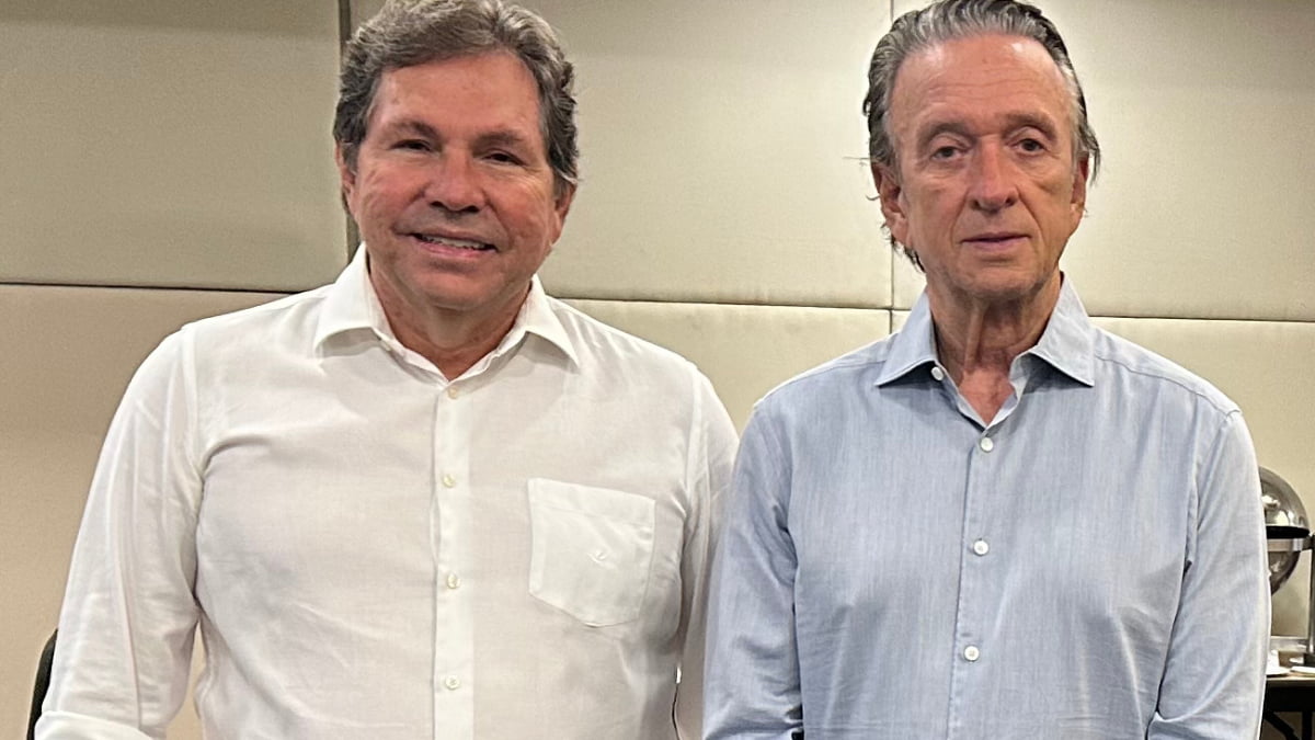 Foto de Renan Carvalho e Erivaldo Arraes, presidente do Grupo Marquise.