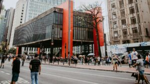 Descubra as cidades mais caras do Brasil e como o custo de vida pode impactar sua decisão de morar, investir ou trabalhar nesses locais.