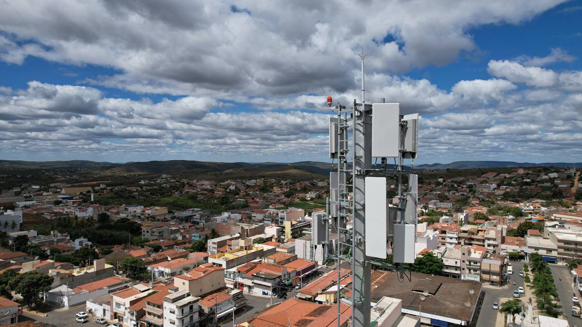 Na imagem, uma torre 5G para sinal de rede, em meio ao anúncio do BNDES de investir na expansão de internet no Nordeste