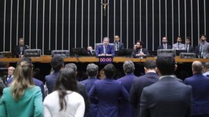 Plenário da Câmara dos Deputados em dia de votação do terceiro projeto do corte de gastos, comandada por Arthur Lira. Câmara delibera aprovação do corte de gastos