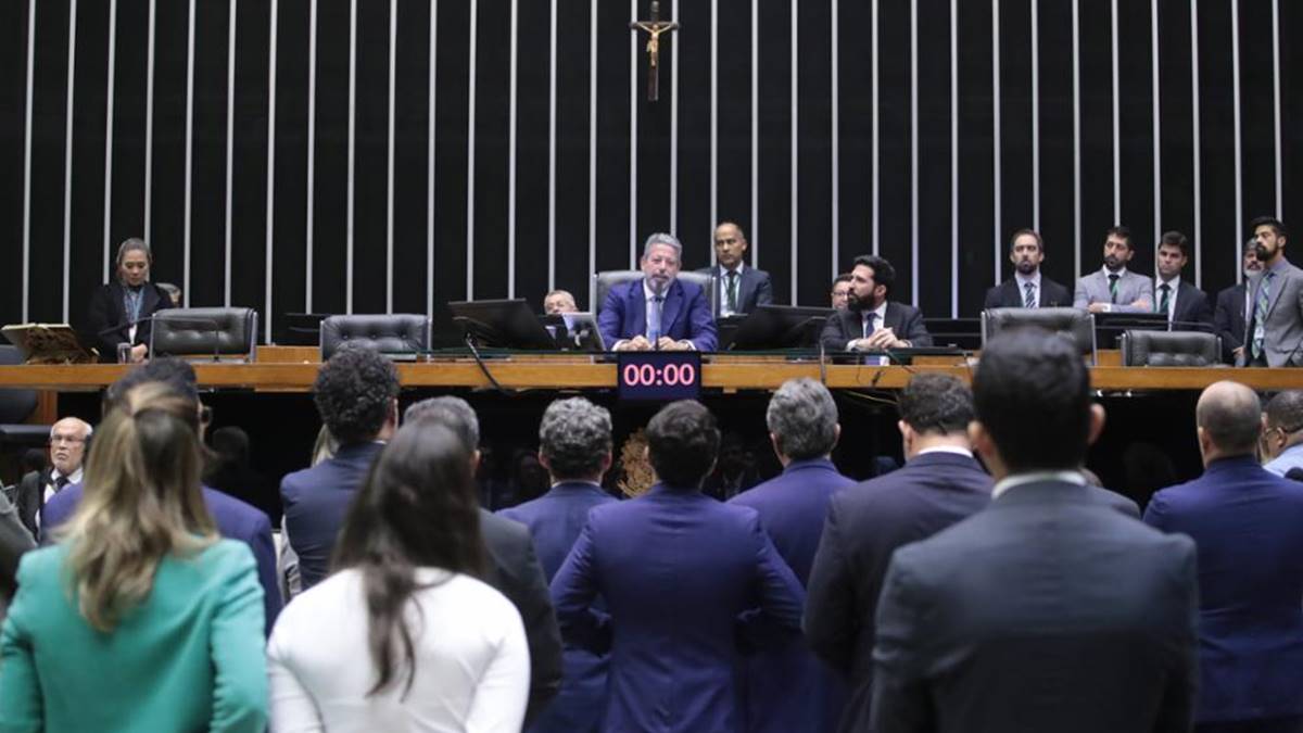Plenário da Câmara dos Deputados em dia de votação do terceiro projeto do corte de gastos, comandada por Arthur Lira. Câmara delibera aprovação do corte de gastos