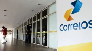 Imagem da fachada do Correios para ilustrar uma matéria jornalística sobre o prejuízo dos Correios.