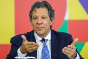 Fernando Haddad durante coletiva (27/11/2024) para explicar o pacote de corte gastos do governo. Déficit nominal do setor público tem alta pelo 8º mês seguido