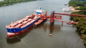 A Hidrovias do Brasil vende sua operação de cabotagem para a Norsul por R$ 715 milhões, fortalecendo sua estratégia de crescimento e eficiência.