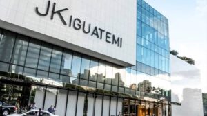 Imagem do Shopping JK Iguatemi. Investimento do Iguatemi supera R$ 2 bilhões para aquisição de shoppings em SP