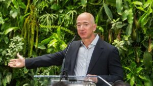 Elon Musk, Jeff Bezos e outros bilionários podem ser os primeiros trilionários do mundo, mas a desigualdade econômica segue sem grandes mudanças.
