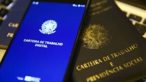 Imagem do aplicativo Carteira de Trabalho Digital, além do documento físico, em meio ao anúncio de novo serviço por parte do Ministério do trabalho