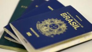 Imagem do passaporte brasileiro para ilustrar uma matéria jornalística.