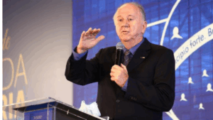 Presidente da CNN, Paulo Ziulkoski, fala da queda de arrecadação causada pela isenção do Imposto de Renda pode atingir os serviços públicos municipais.