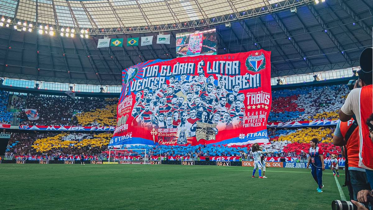 Na imagem a torcida do Fortaleza na rodada final do Brasileirão 20224, ano em que a premiação do Fortaleza bateu recorde no Nordeste