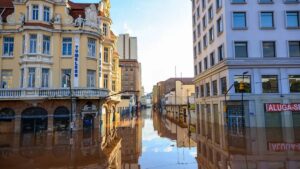 Imagem nas enchentes em Porto Alegre. Recursos para o Rio Grande do Sul são liberados via MPs do governo federal