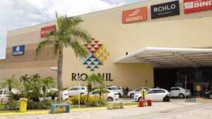 Imagem da fachada do Rio Anil Shopping para ilustrar uma matéria jornalística sobre a Genial Malls.