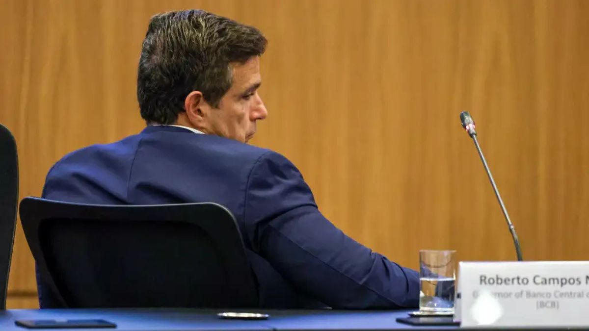 Imagem de Roberto Campos Neto, presidente do Banco Central do Brasil, que finaliza hoje no comando da instituição para ilustrar uma matéria jornalística.