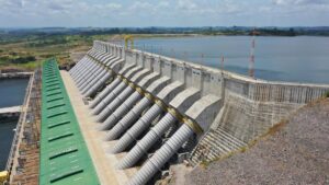 A Usina Hidrelétrica de Belo Monte é uma usina hidrelétrica brasileira da bacia do Rio Xingu, próximo ao município de Altamira, no norte do estado Pará, importante para o setor elétrico no Brasil