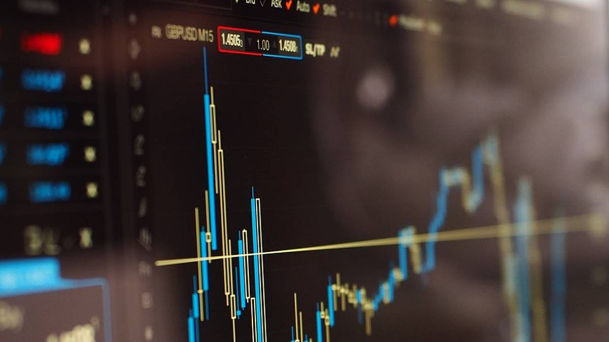 Gráfico de ações no mercado financeiro. alta nas bolsas europeias na última sexta de 2024