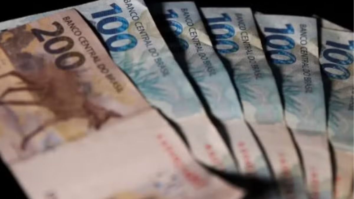 Decreto para corrigir salário mínimo