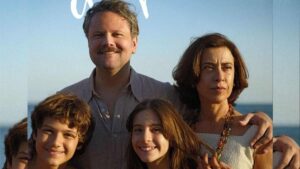 Imagem dos protagonistas do filme Ainda Estou Aqui para ilustrar uma matéria jornalística.