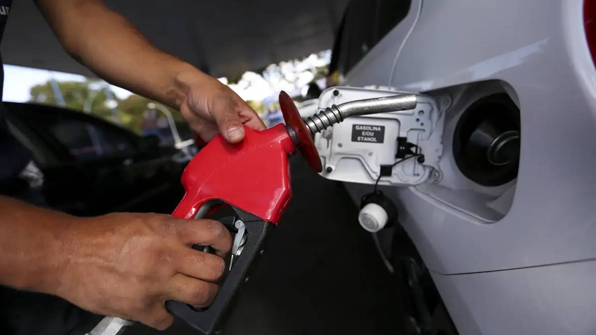 Aumento dos combustíveis a partir de 1º de fevereiro