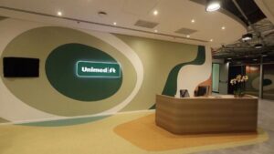 Para conter a crise financeira da Unimed Nacional, cooperativas injetam R$ 1 bi e mudam diretoria. Nova eleição será decisiva para o futuro.