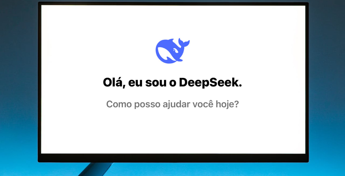 DeepSeek desafia big techs com IA eficiente exibida na tela de um computador.