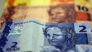 Notas de R$2, R$10 e R$20. Déficit primário de 2024 passa de 40 bilhões de reais