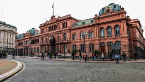 Imagem de prédio no centro da cidade de Buenos Aires, capital da Argentina