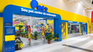 Cade pede estudo econômico para avaliar impactos da fusão entre Petz e Cobasi no mercado e possíveis riscos à concorrência no varejo pet.