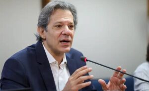 Imagem de Fernando Haddad, ministro da Fazenda. Haddad sugere alternativa à taxação de dividendos