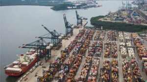 Imagem aérea do Porto de Santos. Investimento no setor portuário terá aportes bilionários, revela ministro de Portos e Aeroportos