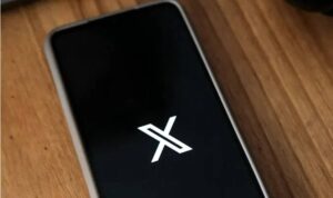 Imagem do aplicativo do X. Jornal Le Monde abandona perfil no X