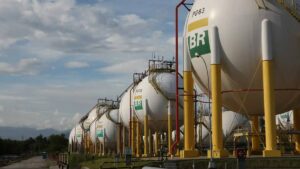 Unidade de produção da Petrobras. Preço do gás natural às distribuidora é reduzido pela Petrobras