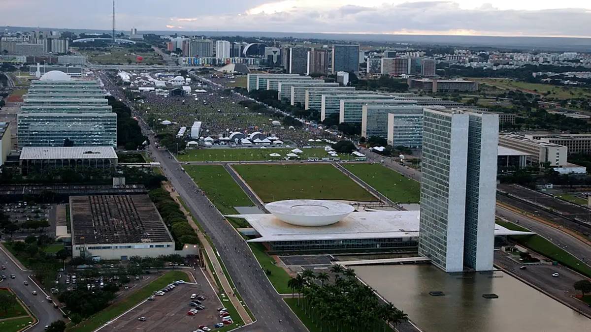 Imagem aérea da Esplanada dos Ministérios, onde se concentra a sede do governo federal. Renegociação com estados pode gerar prejuízo à União
