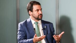 Secretário de politicas digitais da Secom, João Brant, concede entrevista exclusiva aos veículos da EBC. Nesta terça (7/1/25), ele reagiu a aliança entre Meta e Trump