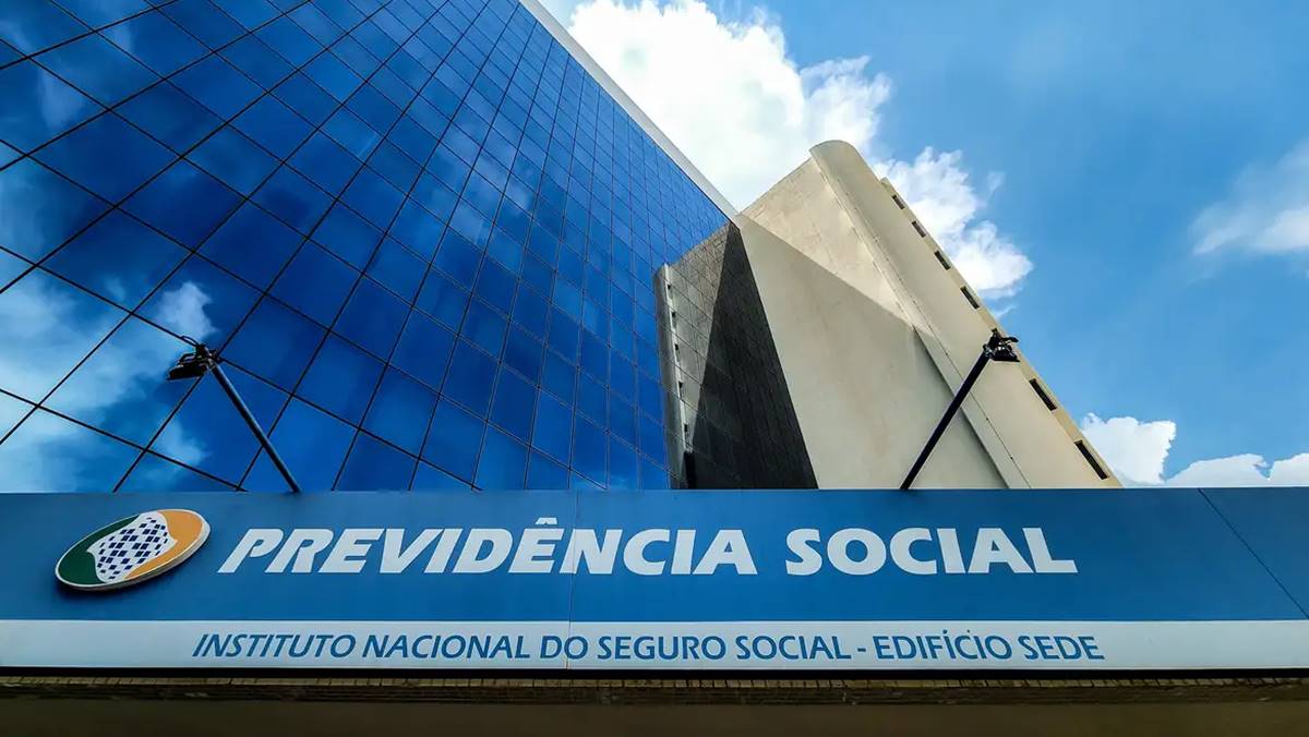 Imagem da sede da Previdência Social. Teto do INSS tem reajuste