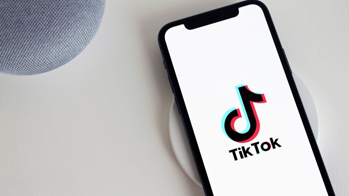 A Suprema Corte dos EUA validou lei que exige a venda do TikTok pela ByteDance até 19 de janeiro. Decisão reacende debate sobre segurança digital.