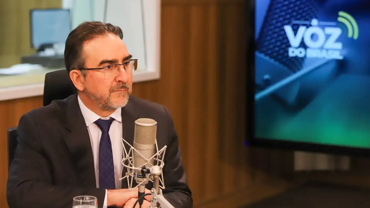 Imagem de Bernard Appy no programa Voz do Brasil. Valor do IVA é estimado pele secretário extraordinário da Reforma Tributária, Bernard Appy