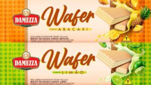 Embalagens dos wafers sem lactose Damezza nos sabores abacaxi e limão.