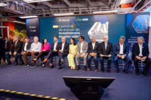 Reunião de anúncio dos investimentos na industria qímica.