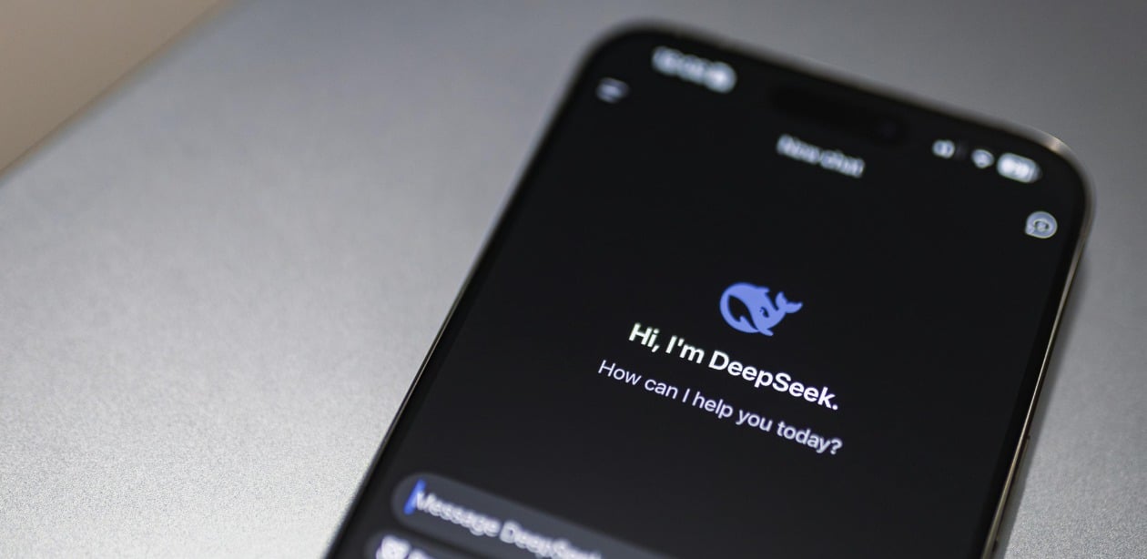 DeepSeek reduz os preços fora do horário de pico e acirra a disputa das IA's.