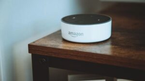 Amazon anuncia Alexa+, com tecnologia avançada e novas funções, incluindo reservas e envio de mensagens. Serviço custará US$ 19,99 nos EUA.