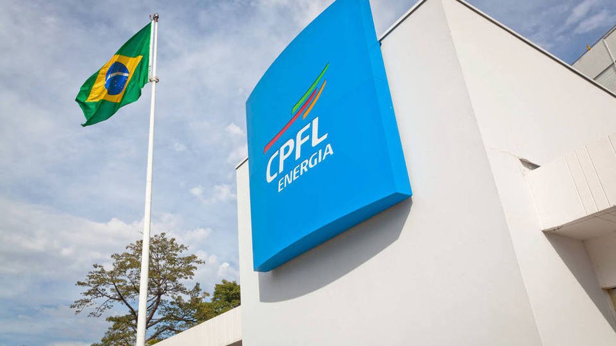 CPFL Energia teve lucro de R$ 1,57 bi no 4º trimestre de 2024, alta de 18,7%. Receita cresceu 13,3%, mas restrições impactaram energia renovável.