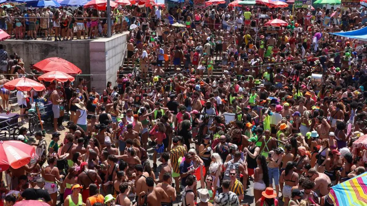 Bancos, transporte e comércio terão horários alterados no Carnaval 2025. Veja o que muda em São Paulo e no Rio de Janeiro.